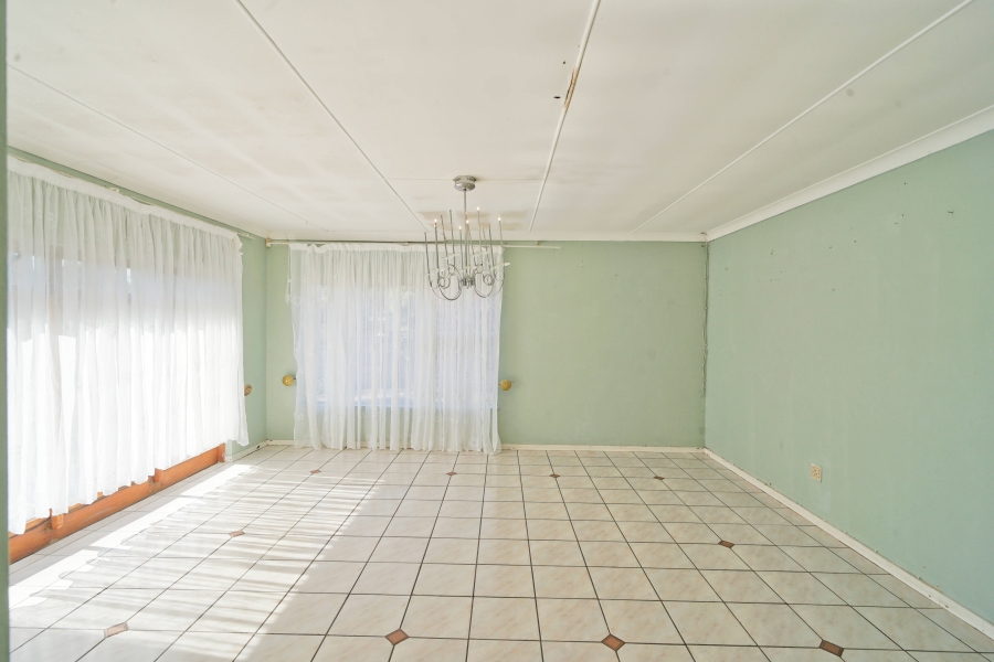 3 Bedroom Property for Sale in Summerpride Eastern Cape